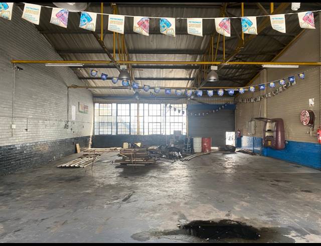 285M² WAREHOUSE TO LET IN SPARTAN